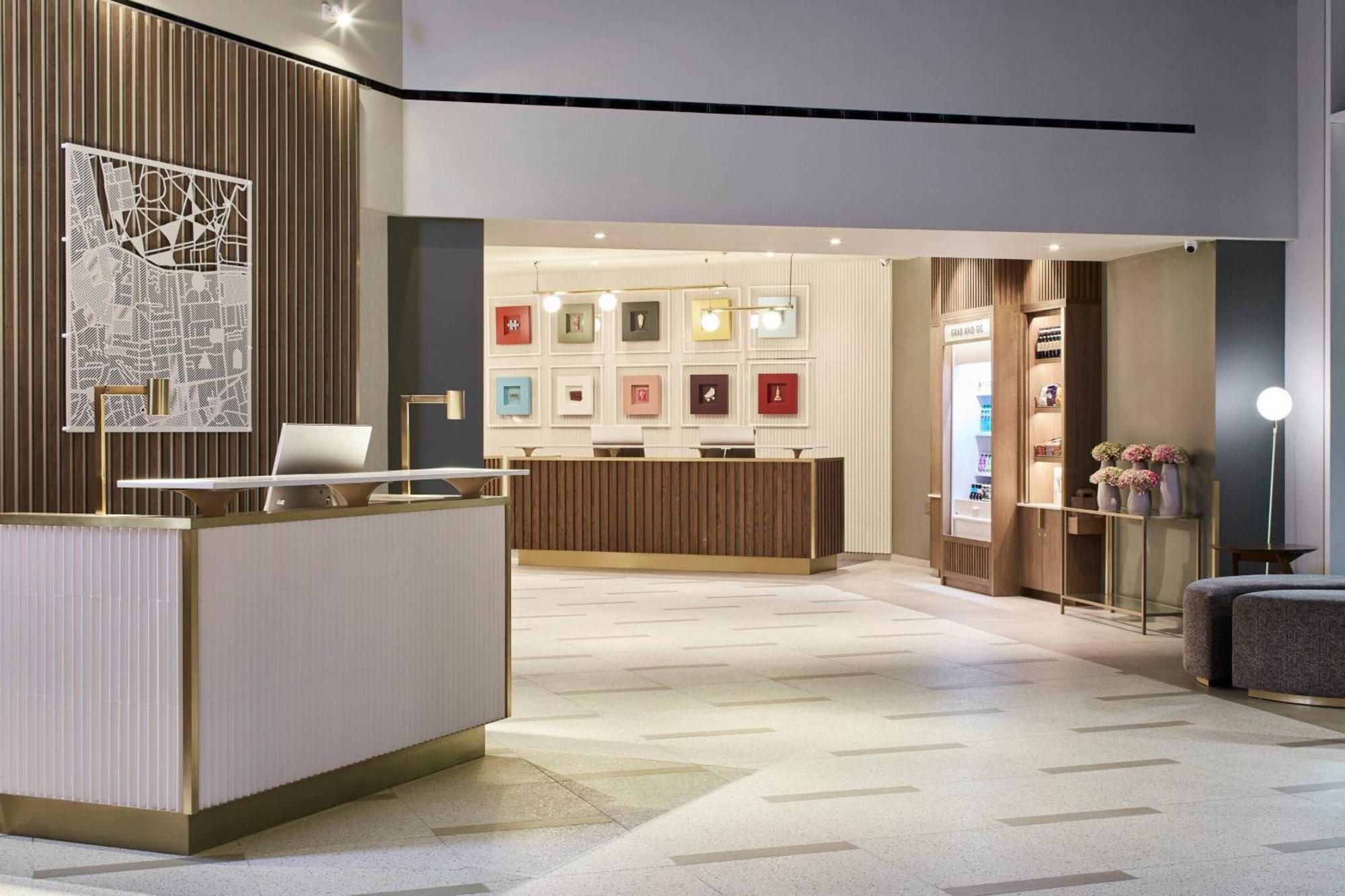 London Marriott Hotel Kensington Екстер'єр фото